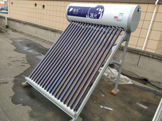 太阳能热水器|知乎评测：鲸灵蓝光太阳能热水器怎么样说一说体验真相