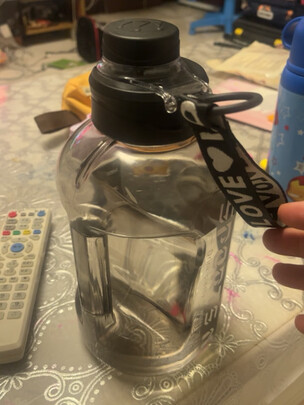 运动水杯