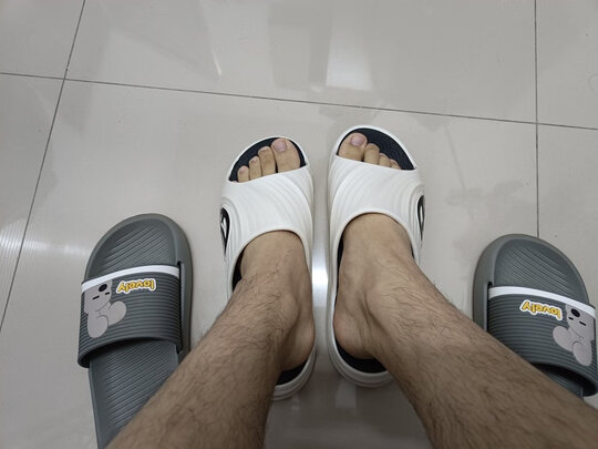 运动拖鞋