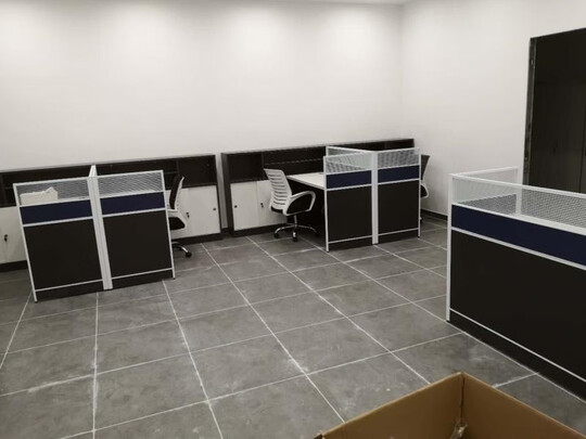 中伟屏风办公桌|「用后真实感受」中伟屏风办公桌到底是好还是差？用后一周讲感受实情