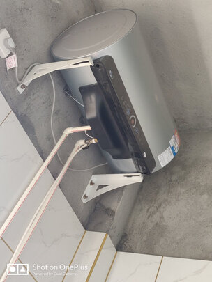%title插图%num 海尔(Haier)电热水器储水式家用 3D速热一级能效3300W变频洗澡器WiFi智能升级防电MV5 80升【4-6人】
