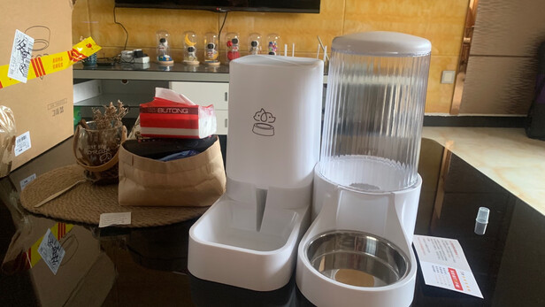 宠物自动喂食器