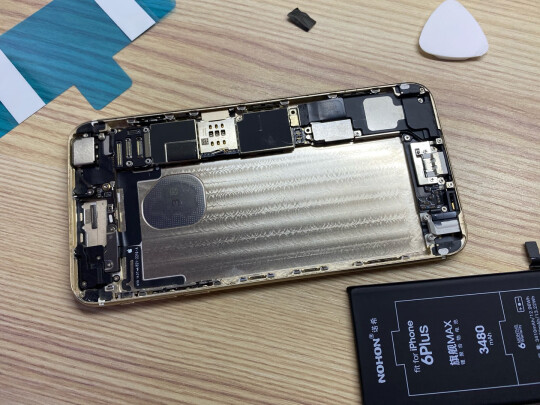 诺希苹果6旗舰MAX和品胜内置电池区别大吗？哪款发热小？哪个容量十足？