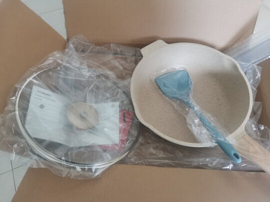 麦饭石不粘锅