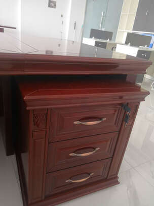 办公桌|评测细节:忠胜老板桌怎么样?到底是差还是烂?用后讲真相