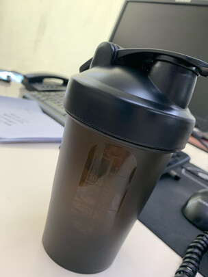 运动水杯
