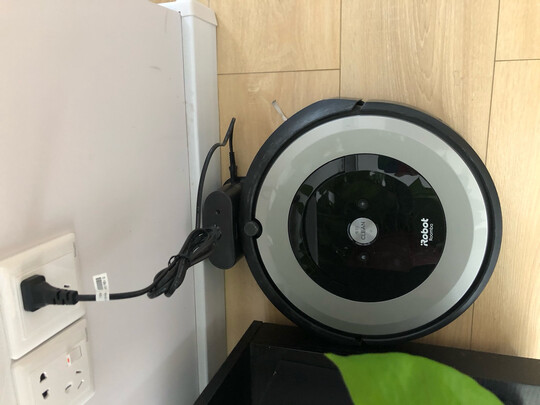 irobot扫地机器人充电