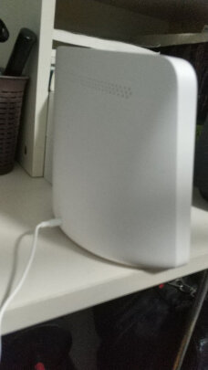 RedMI 小爱触屏音箱 8（白色）与JBL Flip3有明显区别吗？哪个中音更加饱满？哪个功能强大 