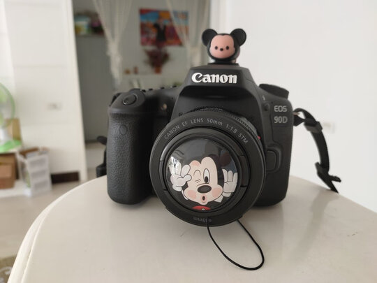 佳能eos90d值得买吗？佳能eos90d单反相机体验差不差？