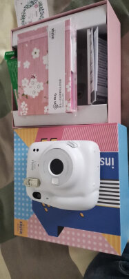 INSTAX mini 11怎么样？颜色艳丽吗，干净整洁吗？