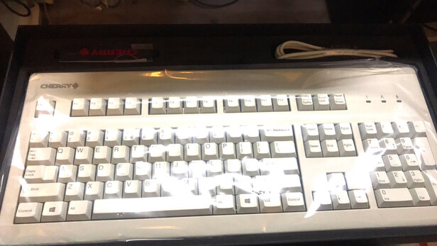 CHERRY G80-3000LSCEU-0对比美商海盗船K70 LUX(红轴)区别大吗?按键哪个比较舒服?哪个高端大气