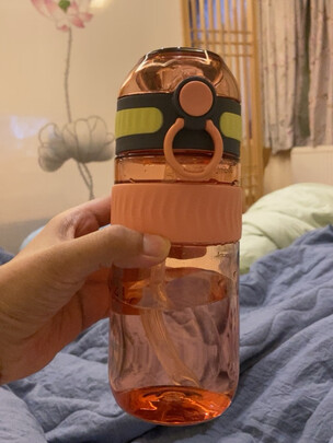 吸管水杯