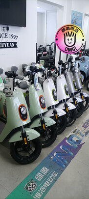 【液冷电动车】绿源48V26AH智能锂电电动自行车INNO7超长续航电动车上下班通勤代步车 星球灰-黄(48V26AH智能版)