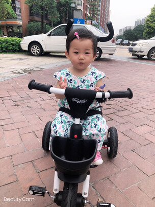 儿童三轮车