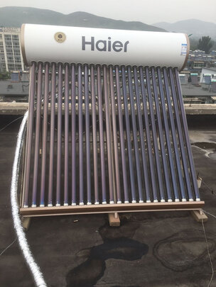 %title插图%num 海尔(Haier)太阳能热水器家用一级能效 专利聚热环 定时上水 自动上水智能控制器 光电两用电辅助 I6旗舰款18管-140升(适用3-4人)