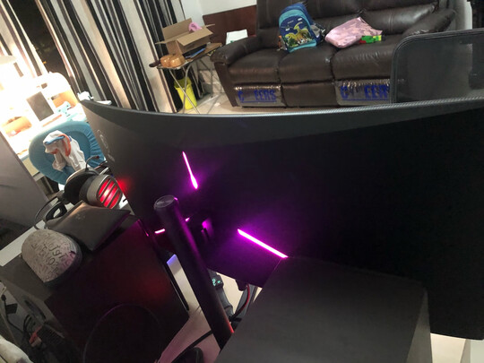 微星CDA2显示器怎么样一周发现亮点后悔了是吗?