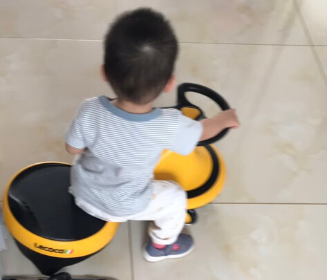 儿童扭扭车
