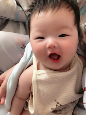 婴儿肚兜