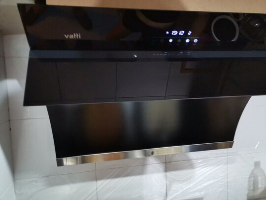 华帝i11135油烟机|外观展示华帝i11135和i11136哪个好？优缺点真相在哪里？