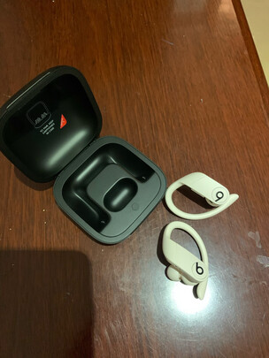 Beats Powerbeats Pro怎么样?用后两小想摔了后悔是吗?