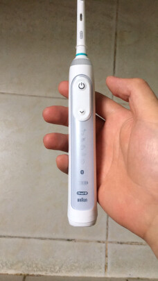 欧乐B iBrush9000对比Oral-B P9000到底区别是什么？耐用性哪款高？哪个动力强劲？