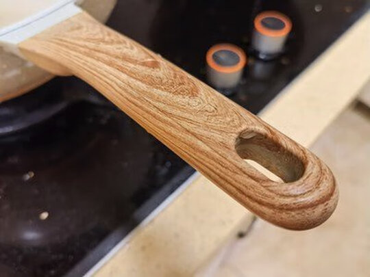 麦饭石不粘锅