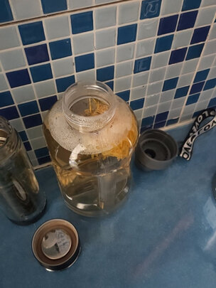 运动水杯
