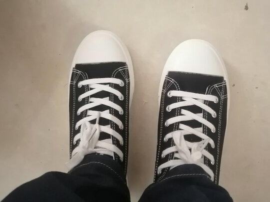 运动帆布鞋