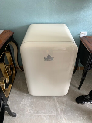 哈士奇(HCK)复古小冰箱107升单门家用租房独立冷藏冷冻节能静音母婴冰箱储奶阴凉柜小型BC-130RDC白色