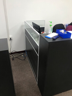 中伟屏风办公桌|「用后真实感受」中伟屏风办公桌到底是好还是差？用后一周讲感受实情