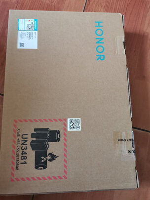 %title插图%num 荣耀MagicBook 14 2020款 14英寸全面屏轻薄笔记本电脑(R7 4700U 16G 512G 7nm 多屏协同) 冰河银