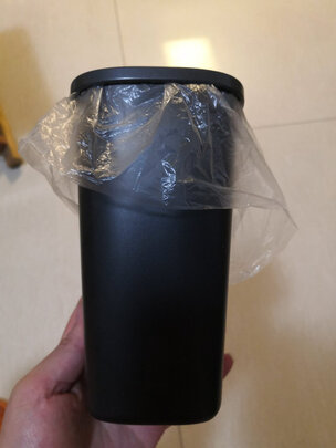 车载垃圾桶