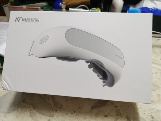 %title插图%num 网易严选 眼部按摩器 可折叠眼部按摩仪护眼仪 气囊按摩温感热敷蓝牙音乐 卡其色 圣诞礼物/年会礼物/送礼