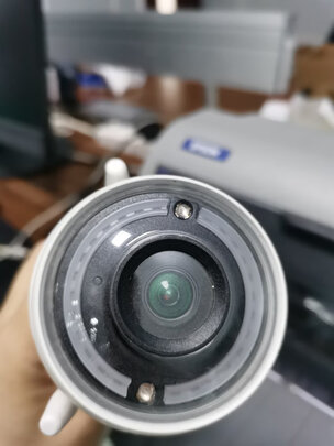 监控摄像