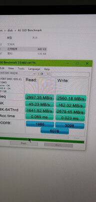 西部数据S100T3X0C-00SJG0和三星MZ-V7E1T0BW到底区别是？？哪款传输更加稳定？哪个倍感舒适 