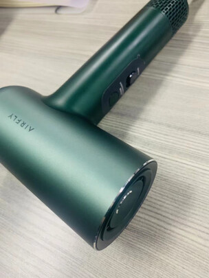 AIRFLYP1鱼子酱吹风机究竟好不好，细节大比拼区别必看