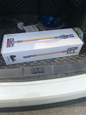 吸尘器|看完不迷路：戴森V7 Fluffy Extra质量好还是差?用后一周说真相？