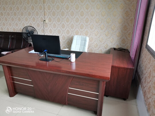 办公桌|金海马班台办公桌怎么样？内幕使用评测揭秘