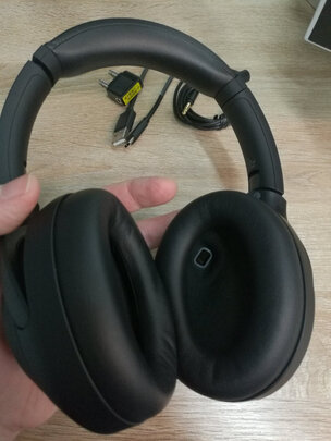 索尼WH-1000XM3耳机|评测细节：索尼1000XM3和1000XM4哪个好？告诉大家真相