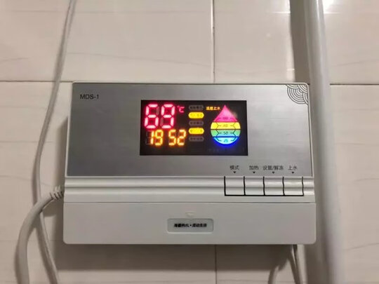 太阳能热水器|鲸灵蓝光太阳能热水器怎么样？内幕使用评测揭秘