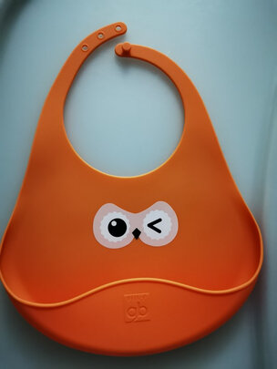 三,科巢儿童硅胶围兜吃饭围兜网友对比评测