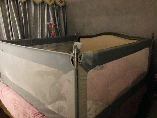 婴儿床护栏