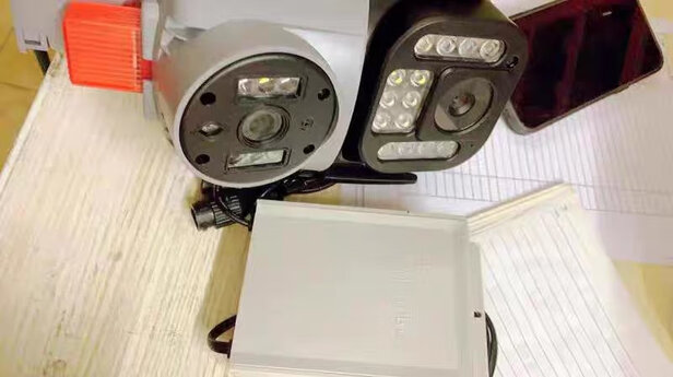 监控摄像头