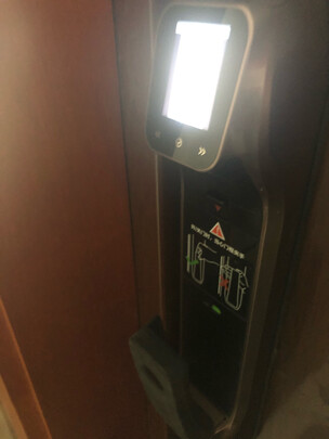 指纹锁|外观展示萤石智能锁到底好不好？性价比评测差还是好？