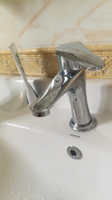 希箭ZYBB-0629-2浴室柜|「静下心看」希箭(HOROW)实木浴室柜套装怎么样？牢固性如何？