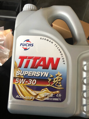%title插图%num 福斯(FUCHS)泰坦超级全合成机油 5W-40 API SN级 ACEA A3/B4 1L装 汽车保养 多种车企认证