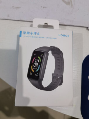 %title插图%num 荣耀手环6 珊瑚粉 全天候血氧监测* 95种运动模式* 臻彩全面屏 两周持久续航 智能心率 50米防水