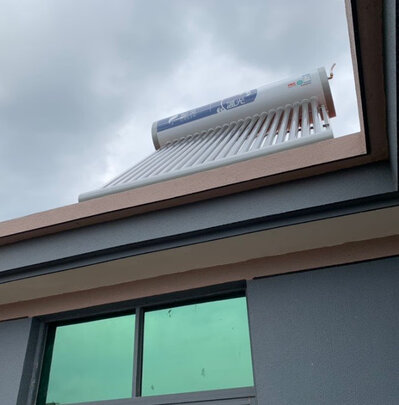 太阳能热水器|鲸灵蓝光30管太阳能热水器怎么样上手一周说讲感受