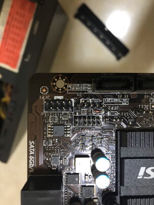 金士顿SA400S37/120G对比闪迪固态硬盘加强版区别大吗，哪款速度快？哪个小巧玲珑 