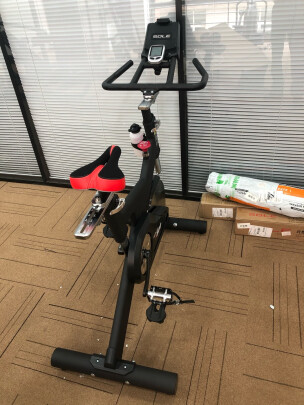 %title插图%num 美国SOLE速尔动感单车S800健身车室内自行车静音脚踏车家用健身器材